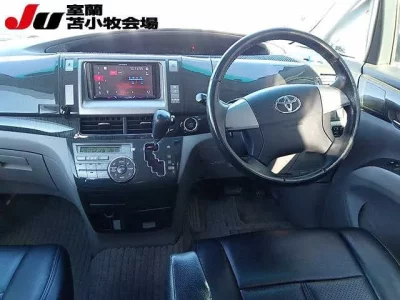Toyota ESTIMA  с аукциона в Японии