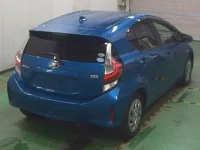 Toyota AQUA лот № 3092 оценка 4  с аукциона в Японии 7