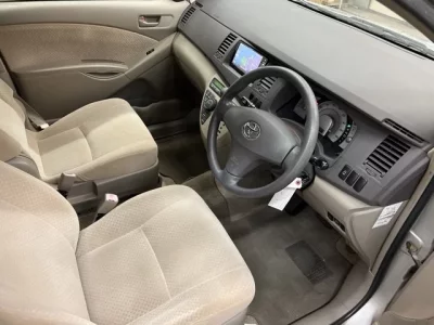 Toyota ISIS  с аукциона в Японии