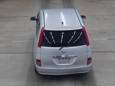 Toyota ISIS  с аукциона в Японии