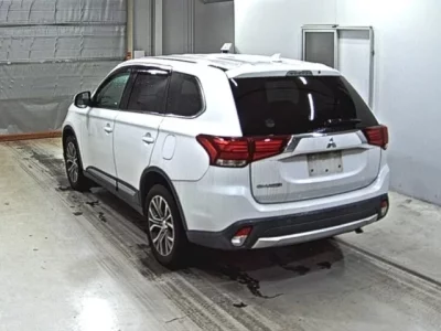 Mitsubishi OUTLANDER  с аукциона в Японии