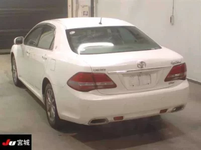 Toyota CROWN  с аукциона в Японии