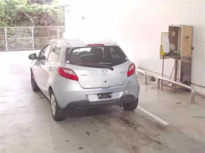 Mazda DEMIO  с аукциона в Японии