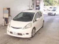 Honda FIT лот № 1520 оценка 3.5  с аукциона в Японии 3