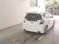 Honda FIT лот № 1520 оценка 3.5  с аукциона в Японии 4
