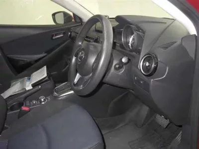Mazda DEMIO  с аукциона в Японии