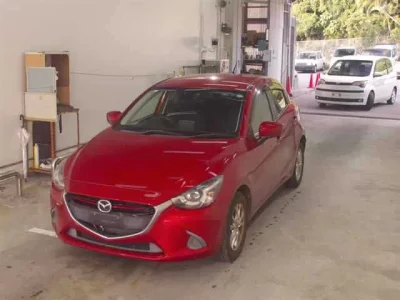 Mazda DEMIO  с аукциона в Японии