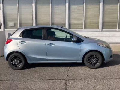 Mazda DEMIO  с аукциона в Японии