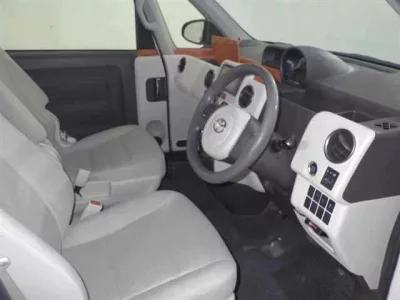 Toyota SPADE  с аукциона в Японии