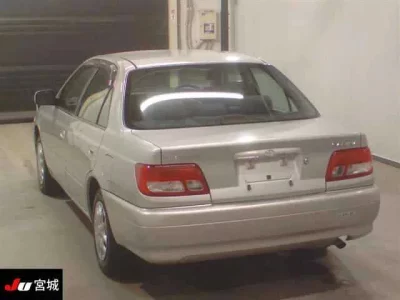 Toyota CARINA  с аукциона в Японии
