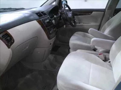 Toyota IPSUM  с аукциона в Японии