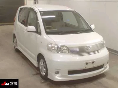 Toyota PORTE  с аукциона в Японии