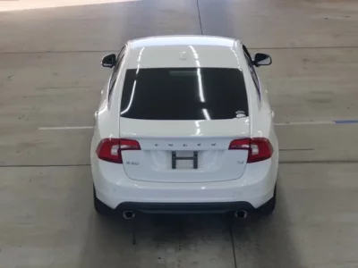 Volvo S60  с аукциона в Японии