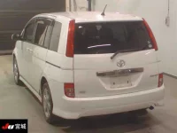 Toyota ISIS лот № 4461 оценка 3  с аукциона в Японии 1