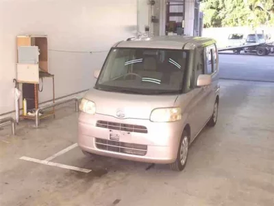 Daihatsu TANTO  с аукциона в Японии