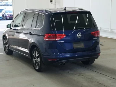 Volkswagen GOLF TOURAN  с аукциона в Японии