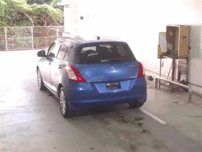 Suzuki SWIFT  с аукциона в Японии