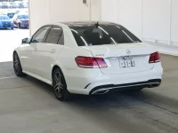 Mercedes-Benz E CLASS лот № 5089 оценка 4  с аукциона в Японии 1