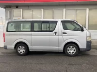 Toyota HIACE VAN лот № 4011 оценка R  с аукциона в Японии 2