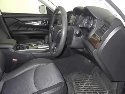 Nissan FUGA  с аукциона в Японии