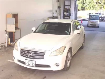 Nissan FUGA  с аукциона в Японии