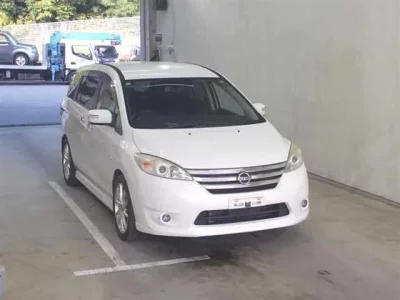 Nissan LAFESTA  с аукциона в Японии
