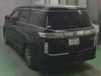 Nissan ELGRAND лот № 3638 оценка R  с аукциона в Японии 1