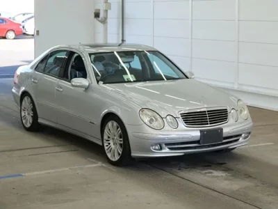 Mercedes-Benz E CLASS  с аукциона в Японии