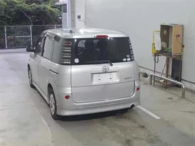 Toyota SIENTA  с аукциона в Японии