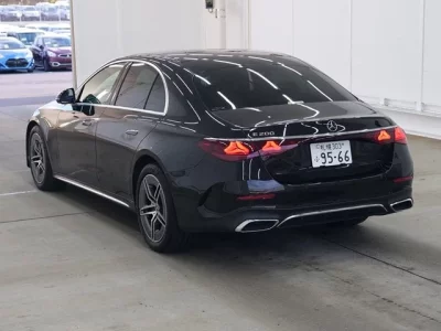Mercedes-Benz E CLASS  с аукциона в Японии