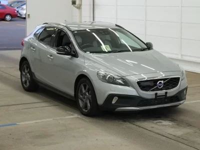 Volvo V40  с аукциона в Японии