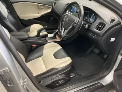 Volvo V40  с аукциона в Японии