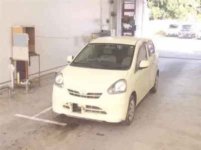 Toyota PIXIS EPOCH  с аукциона в Японии