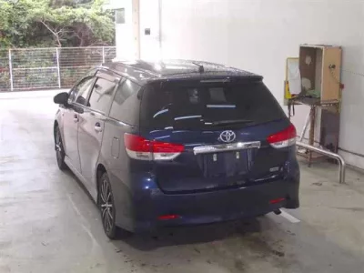 Toyota WISH  с аукциона в Японии