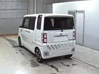Daihatsu WAKE лот № 3005 оценка 4  с аукциона в Японии 1
