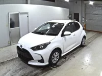 Toyota YARIS лот № 3009 оценка 4  с аукциона в Японии 3