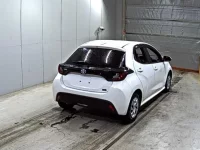 Toyota YARIS лот № 3009 оценка 4  с аукциона в Японии 4