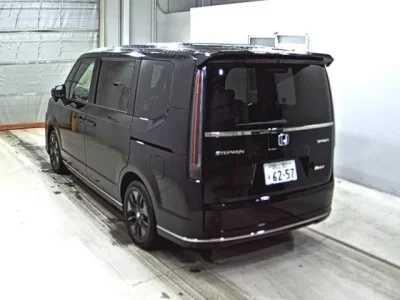 Honda STEP WAGON  с аукциона в Японии