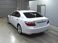 Lexus LS лот № 3176 оценка R  с аукциона в Японии 1