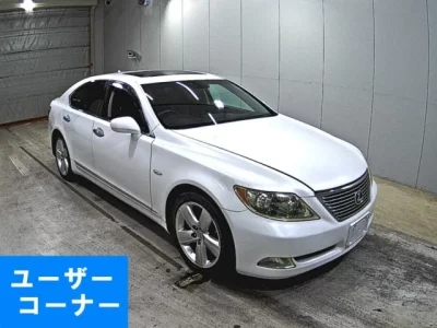 Lexus LS  с аукциона в Японии
