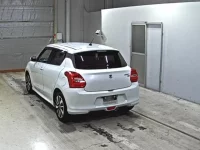 Suzuki SWIFT лот № 3212 оценка 4  с аукциона в Японии 1