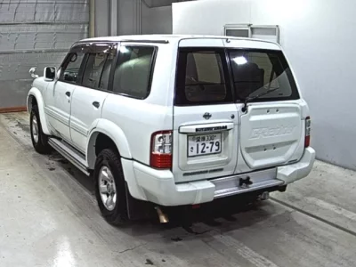 Nissan SAFARI