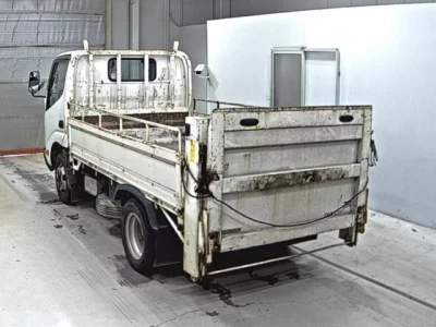 Toyota DYNA  с аукциона в Японии