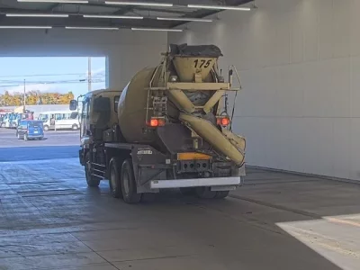 Isuzu GIGA  с аукциона в Японии