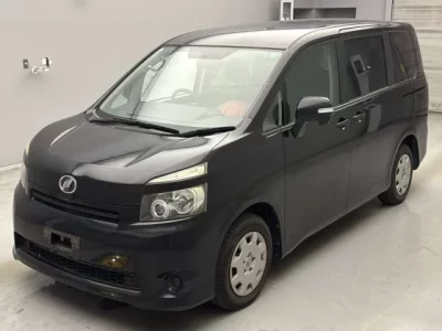 Toyota VOXY  с аукциона в Японии