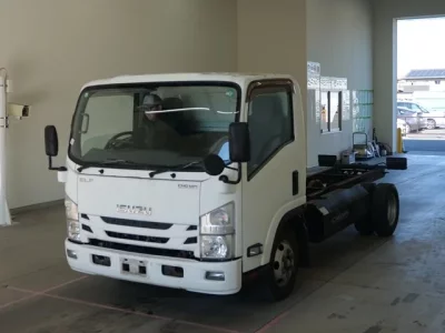 Isuzu ELF  с аукциона в Японии