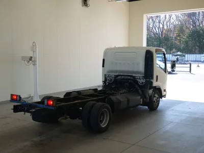 Isuzu ELF  с аукциона в Японии