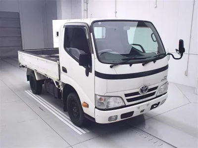 Toyota DYNA  с аукциона в Японии