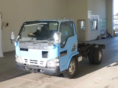 Isuzu ELF  с аукциона в Японии