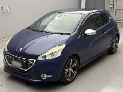 Peugeot 208  с аукциона в Японии
